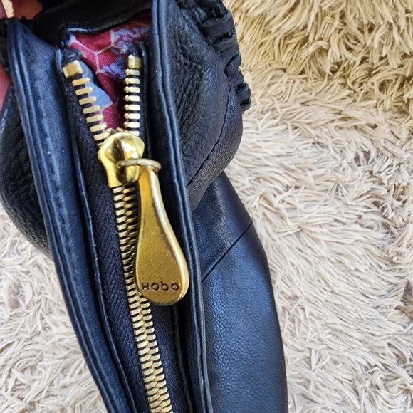 HOBO Black Leather Hobo Shoulder Crossbody Bag - Picture 7 of 8